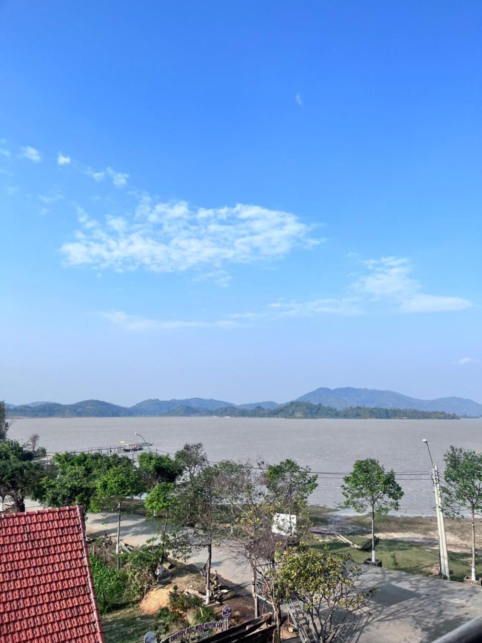 Lak View Hotel Lien Son Buitenkant foto