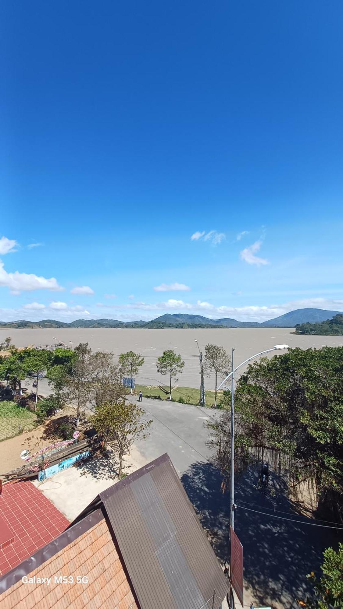 Lak View Hotel Lien Son Buitenkant foto